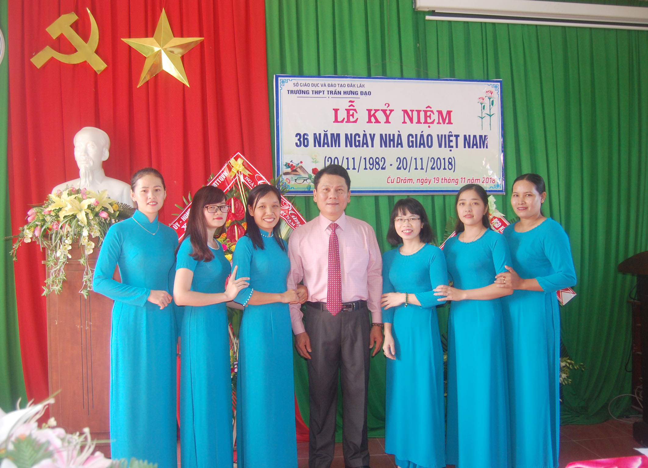 ẢNH NGÀY NHÀ GIÁO VIỆT NAM 20 - 11