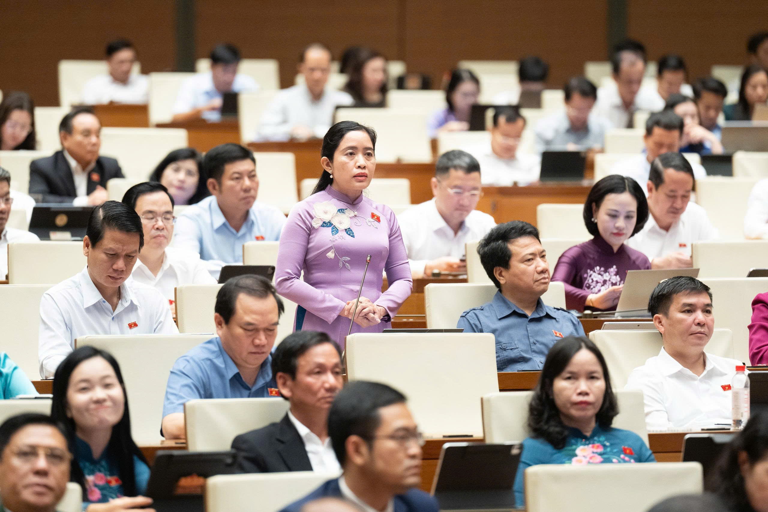 Hiện thực hóa khát vọng tăng trưởng “2 con số”, cần đột phá từ thể chế đến phát triển giáo dục vùng biên giới