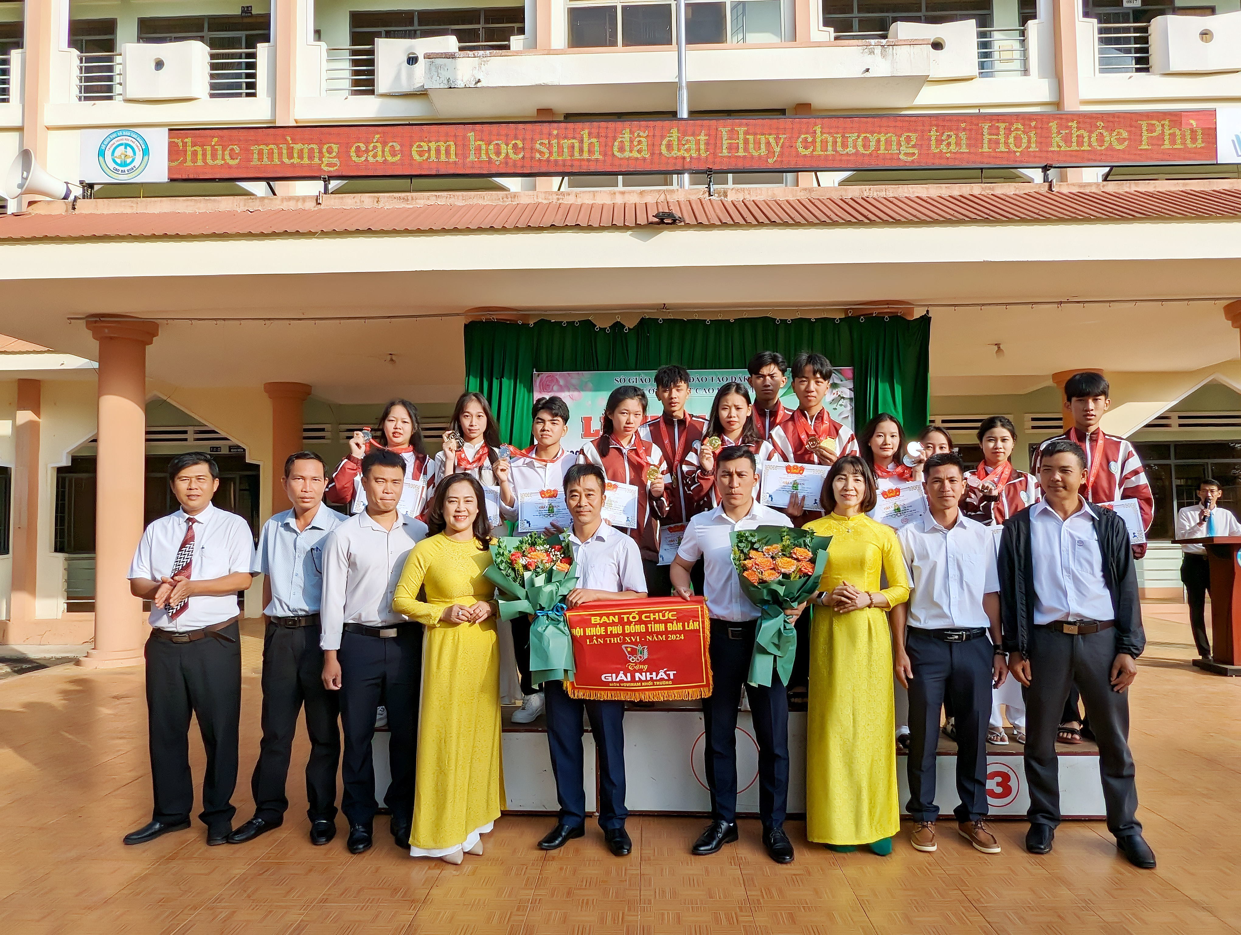 Vinh danh giáo viên và học sinh đạt thành tích Hội khỏe Phù Đổng cấp tỉnh năm 2024