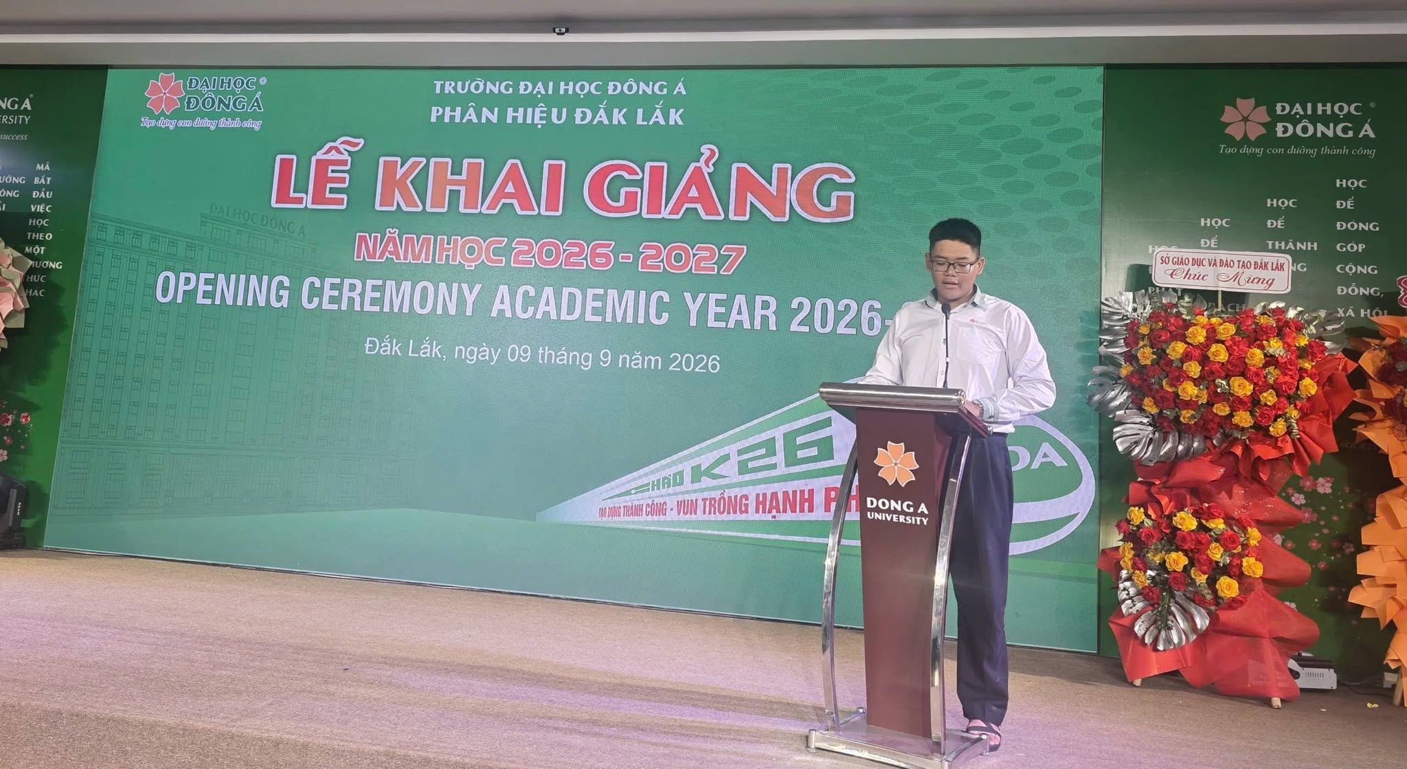 LÊ TUẤN HƯNG NIÊ-TỪ DẤU ẤN CỦA "CÁN BỘ ĐOÀN" TẬN TÂM Ở TRƯỜNG THPT CAO BÁ QUÁT,  ĐẾN TÂN SINH VIÊN TRƯỜNG ĐẠI HỌC ĐÔNG Á