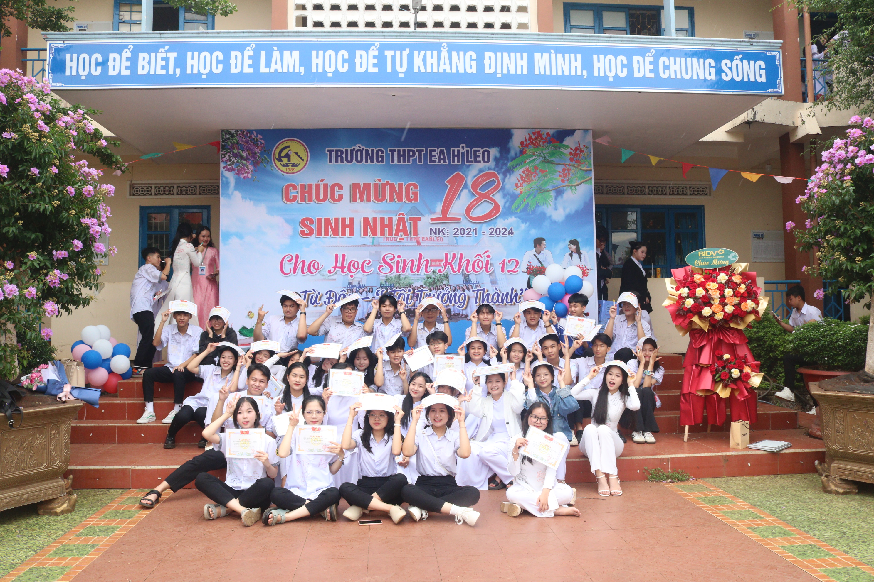 [THÔNG BÁO] Nhận thẻ - làm thủ tục dự thi Tuyển sinh 10 năm 2024 - 2025
