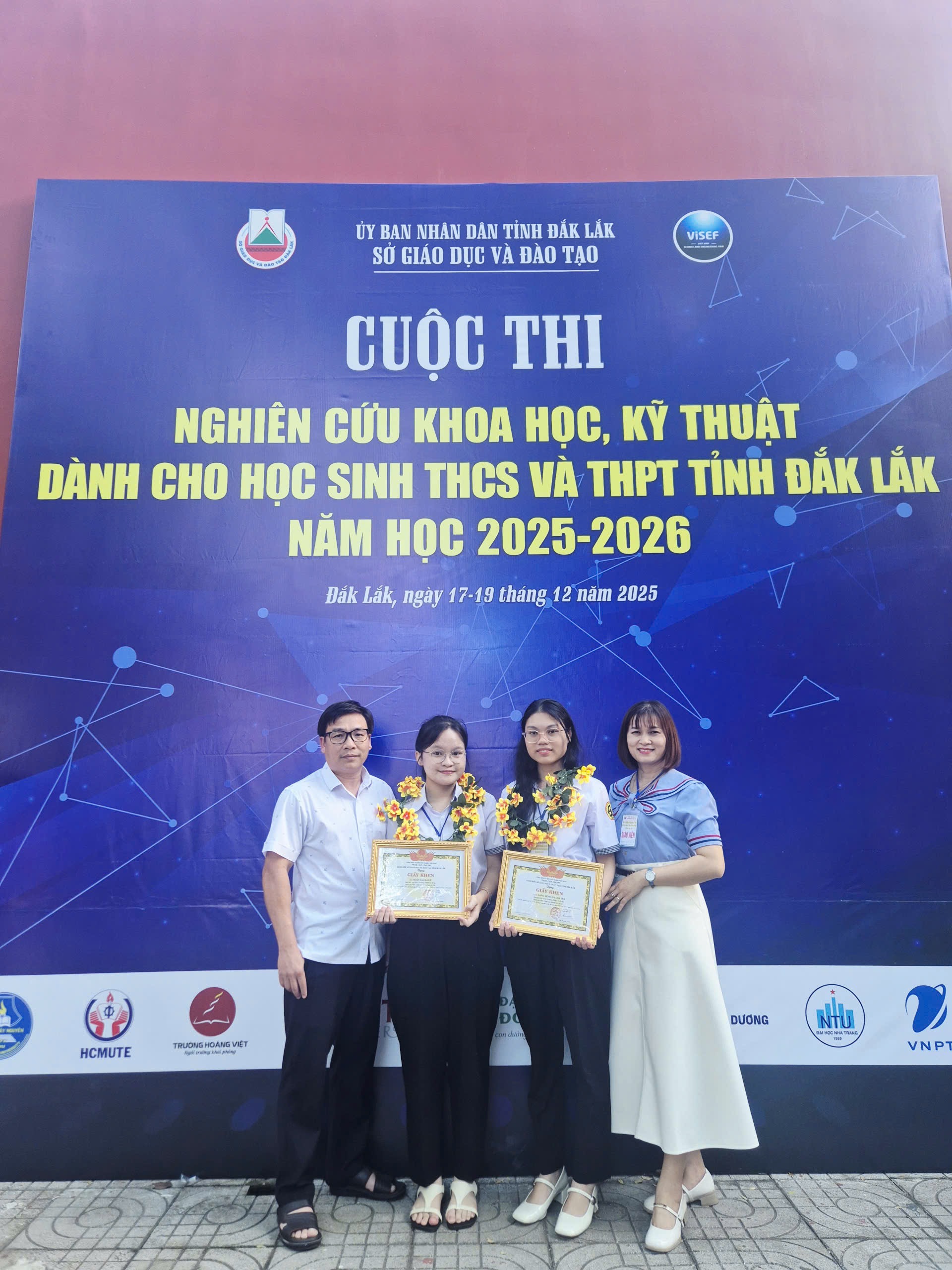 THPT EA H’LEO ĐẠT GIẢI NHÌ CUỘC THI KHKT CẤP TỈNH 2025 – 2026