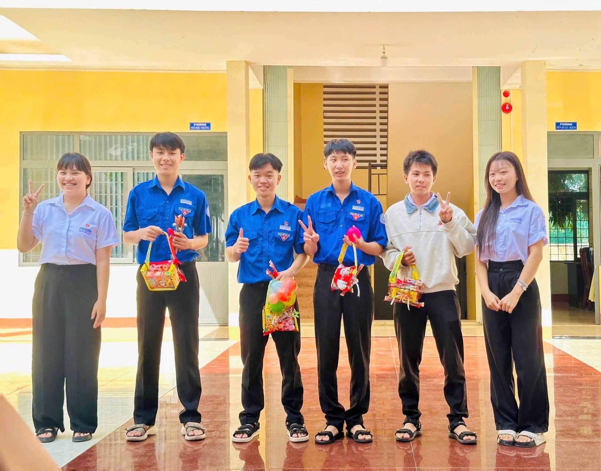 THỨ SÁU HẠNH PHÚC TUẦN 4 – NHỮNG CHÚ HẠC KIẾM TRỨNG 