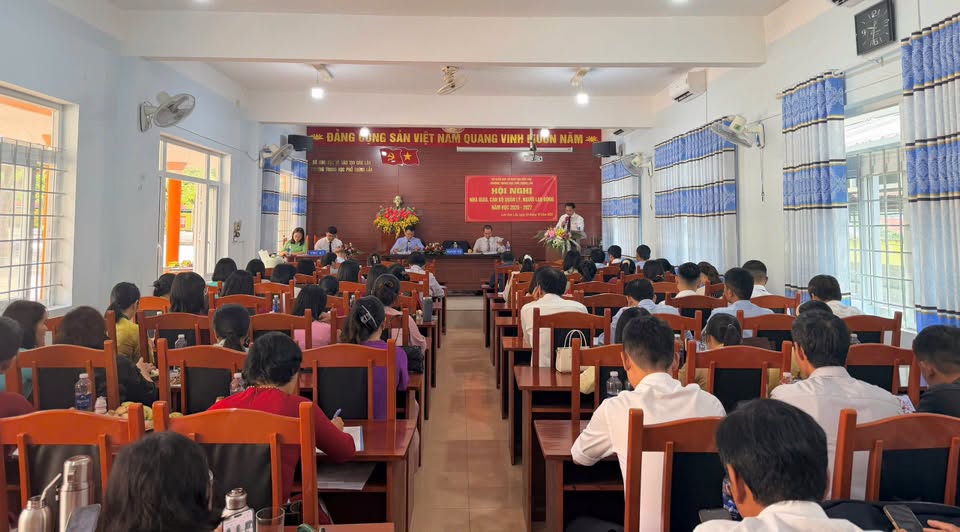 TRƯỜNG THPT LẮK TỔ CHỨC HỘI NGHỊ NHÀ GIÁO, CÁN BỘ QUẢN LÝ, NGƯỜI LAO ĐỘNG NĂM HỌC 2026 – 2027
