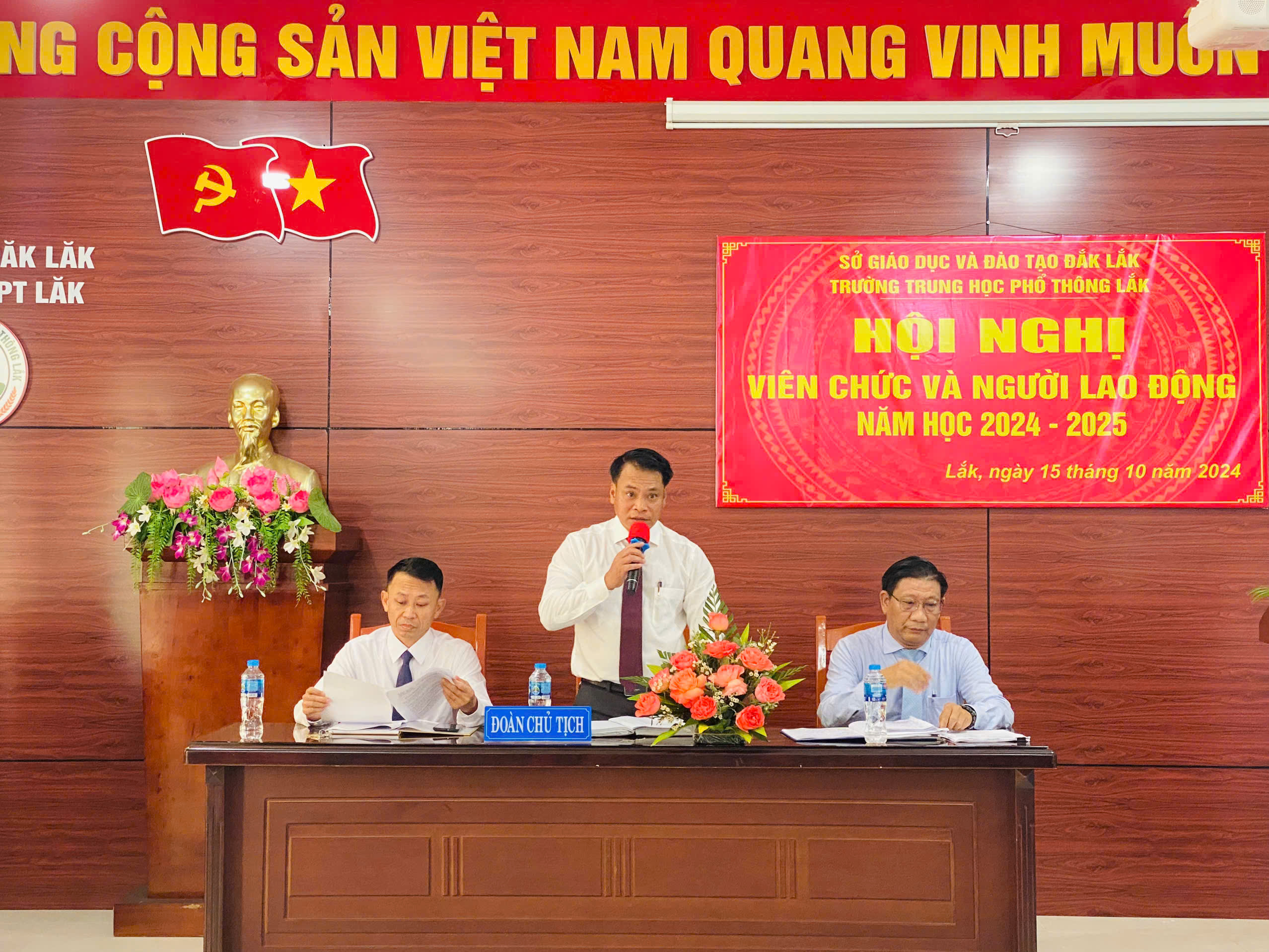 HỘI NGHỊ VIÊN CHỨC VÀ NGƯỜI LAO ĐỘNG TRƯỜNG THPT LẮK  NĂM HỌC 2024 - 2025