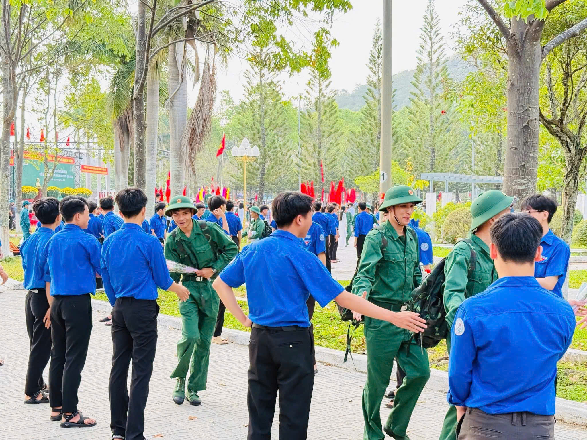 HỌC SINH TRƯỜNG THPT LẮK THAM GIA PHỤC VỤ LỄ GIAO, NHẬN QUÂN NĂM 2026