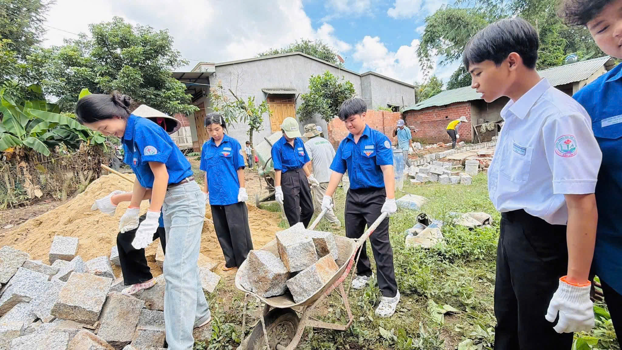 THPT LẮK HƯỞNG ỨNG NGÀY CHỦ NHẬT XANH LẦN THỨ IV NĂM 2026