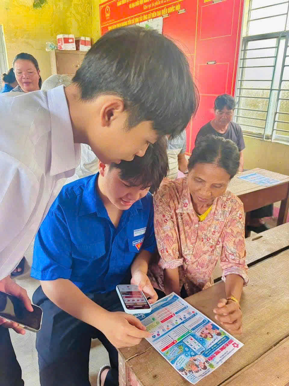 TUỔI TRẺ THPT LẮK ĐỒNG HÀNH CÙNG CHUYỂN ĐỔI SỐ