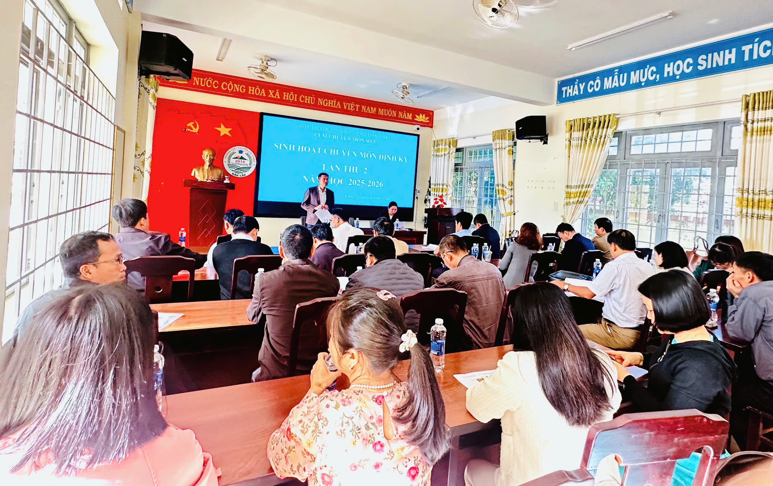SINH HOẠT CHUYÊN MÔN CỤM SỐ 5 CẤP THPT NĂM HỌC 2025-2026 TẠI TRƯỜNG THPT NGUYỄN CHÍ THANH