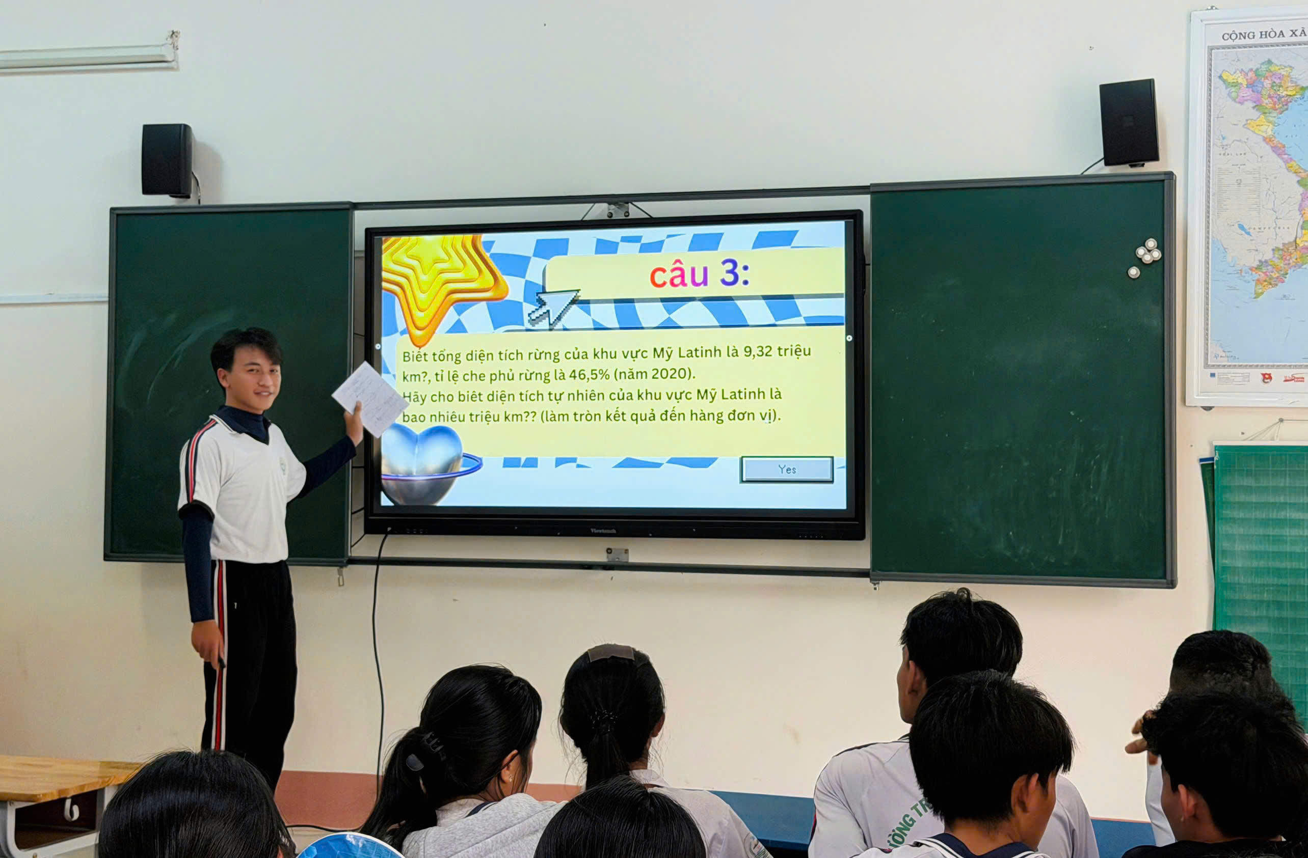 TỔ SỬ-ĐỊA-GDTC TỔ CHỨC THÀNH CÔNG NGOẠI KHÓA “KĨ NĂNG XÂY DỰNG ĐỀ THI THỬ TỐT NGHIỆP MÔN ĐỊA LÍ" NĂM HỌC 2025-2026