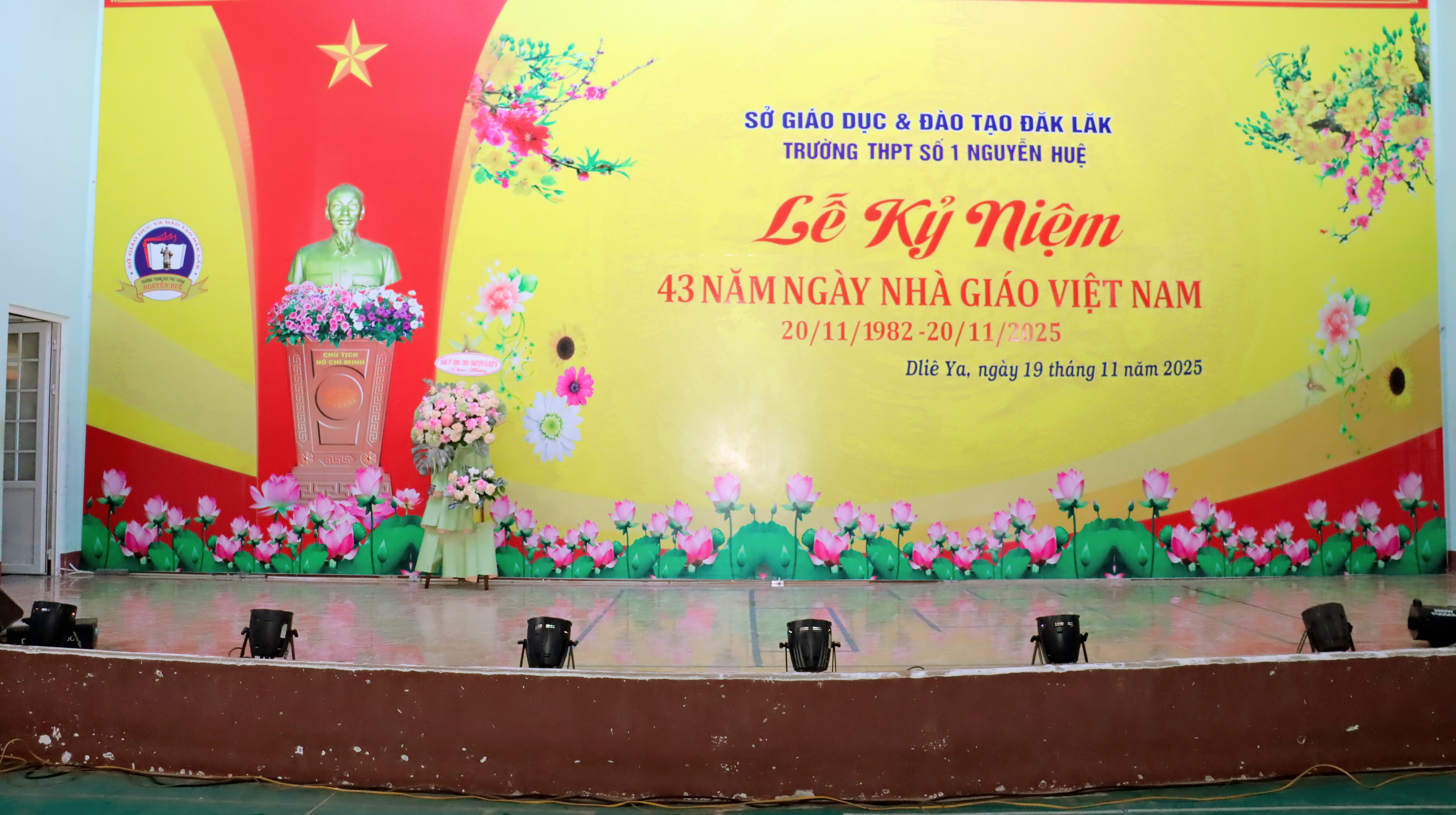 Lễ kỷ niệm 43 năm ngày Nhà giáo Việt Nam 20-11-2025