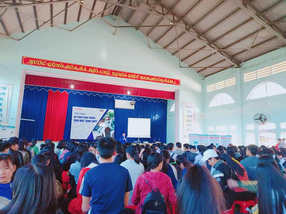 Trường THPT Phan Chu Trinh tập huấn kỹ năng ATGT cho học sinh khối 12