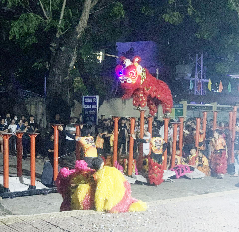 Công Đoàn Trường THPT Nguyễn Huệ Tổ chức chương trình Trung thu cho con em cán bộ Giáo viên nhà trường năm 2024