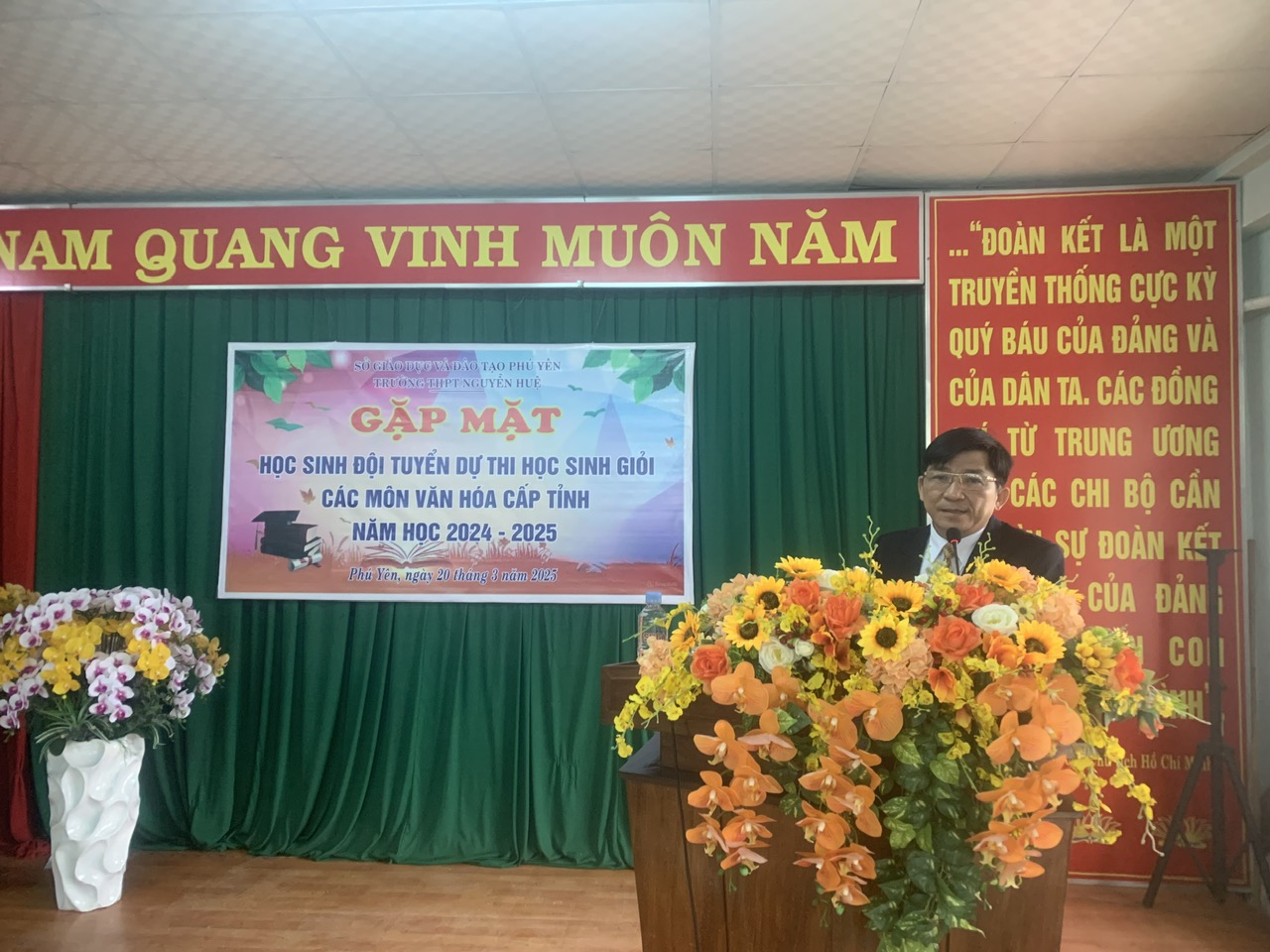 Gặp mặt động viên học sinh trong đội tuyển các môn tham gia kỳ thi chọn học sinh giỏi cấp tỉnh năm học 2024 – 2025.