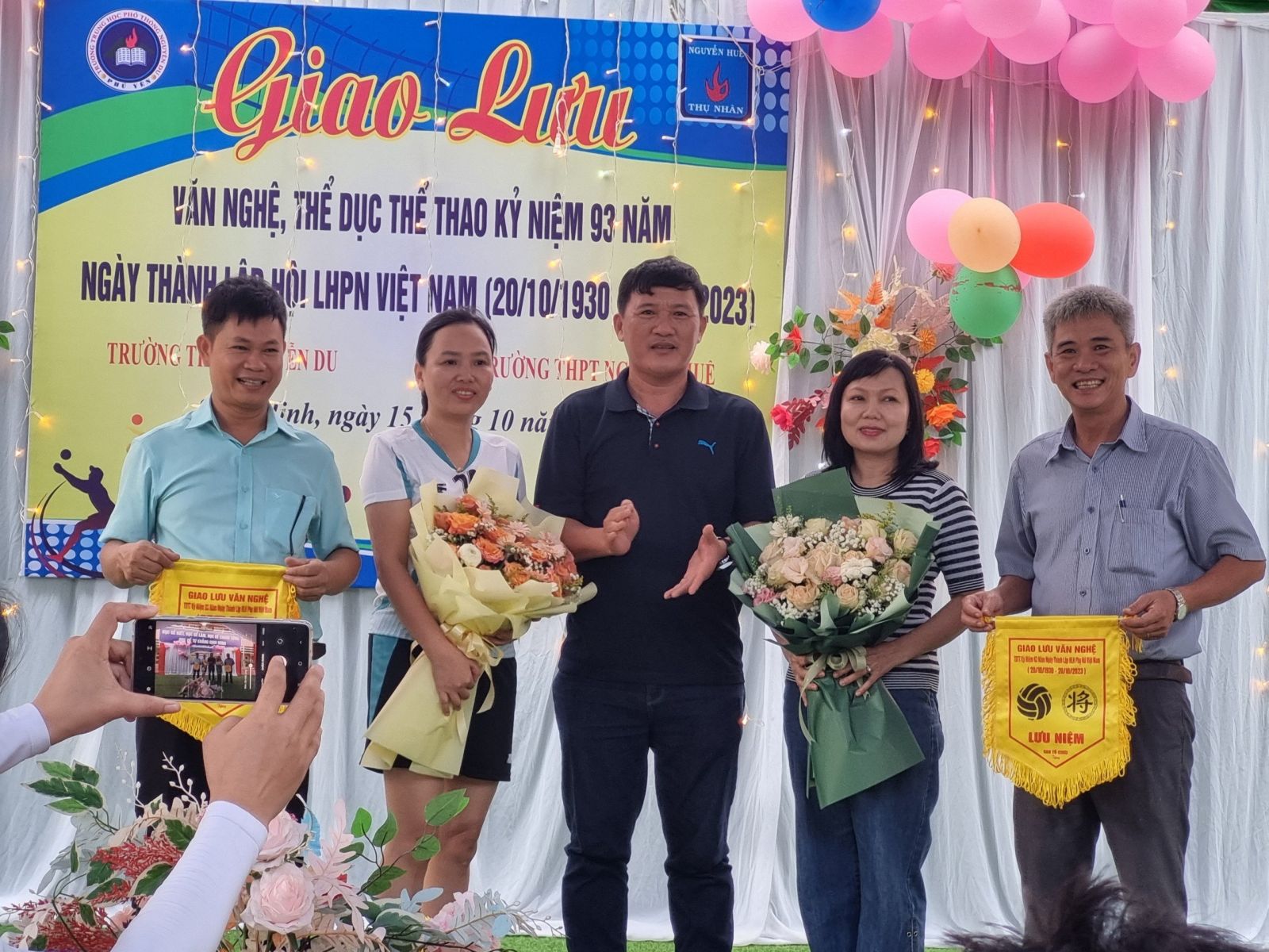Công Đoàn cơ sở Trường THPT Nguyễn Huệ tổ chức hoạt động kỉ niệm lần thứ 93 ngày thành lập Hội Liên Hiệp Phụ Nữ Việt Nam (20/10/1930 - 20/10/2023)