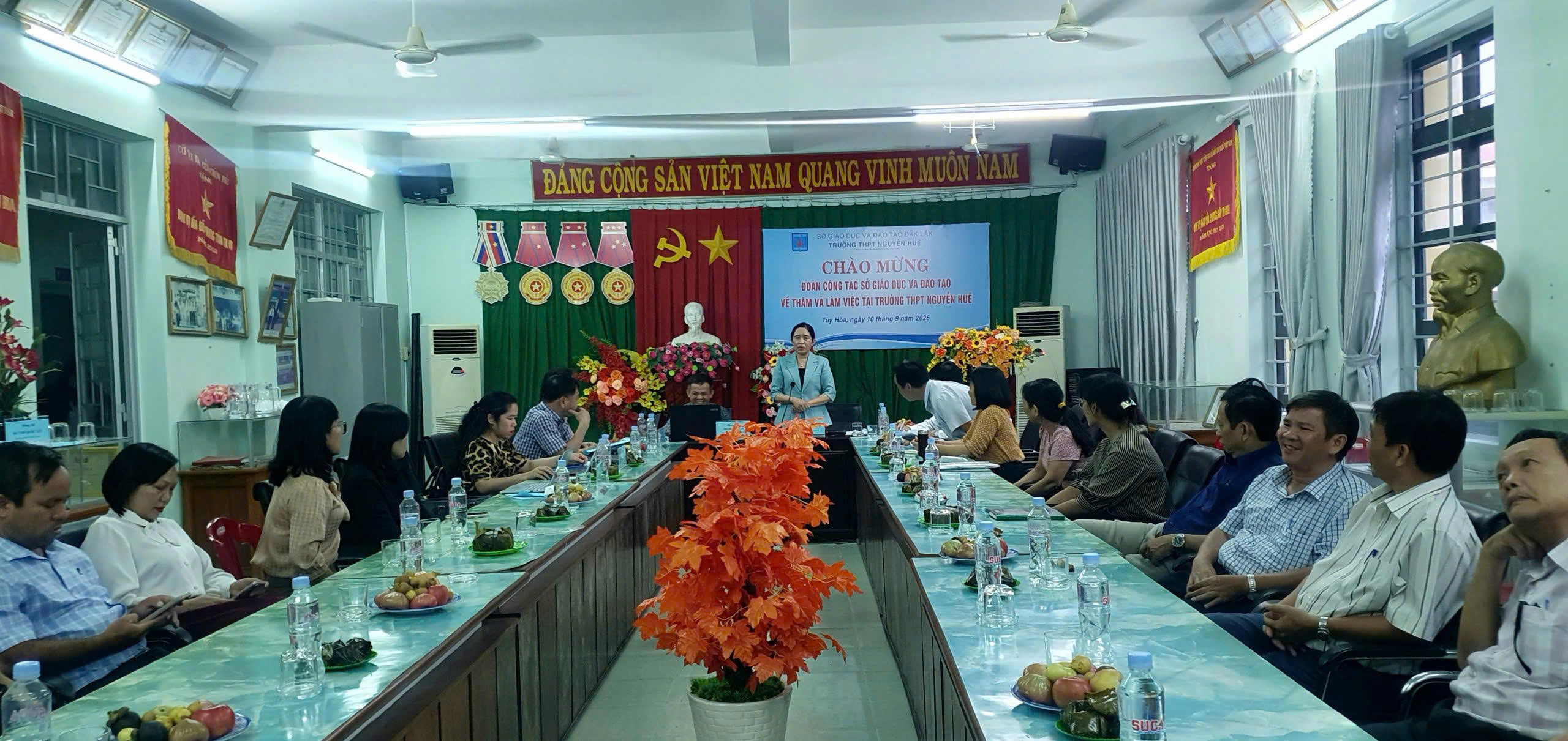 LÃNH ĐẠO SỞ GIÁO DỤC-ĐÀO TẠO ĐẮK LẮK THĂM, LÀM VIỆC TẠI TRƯỜNG THPT NGUYỄN HUỆ