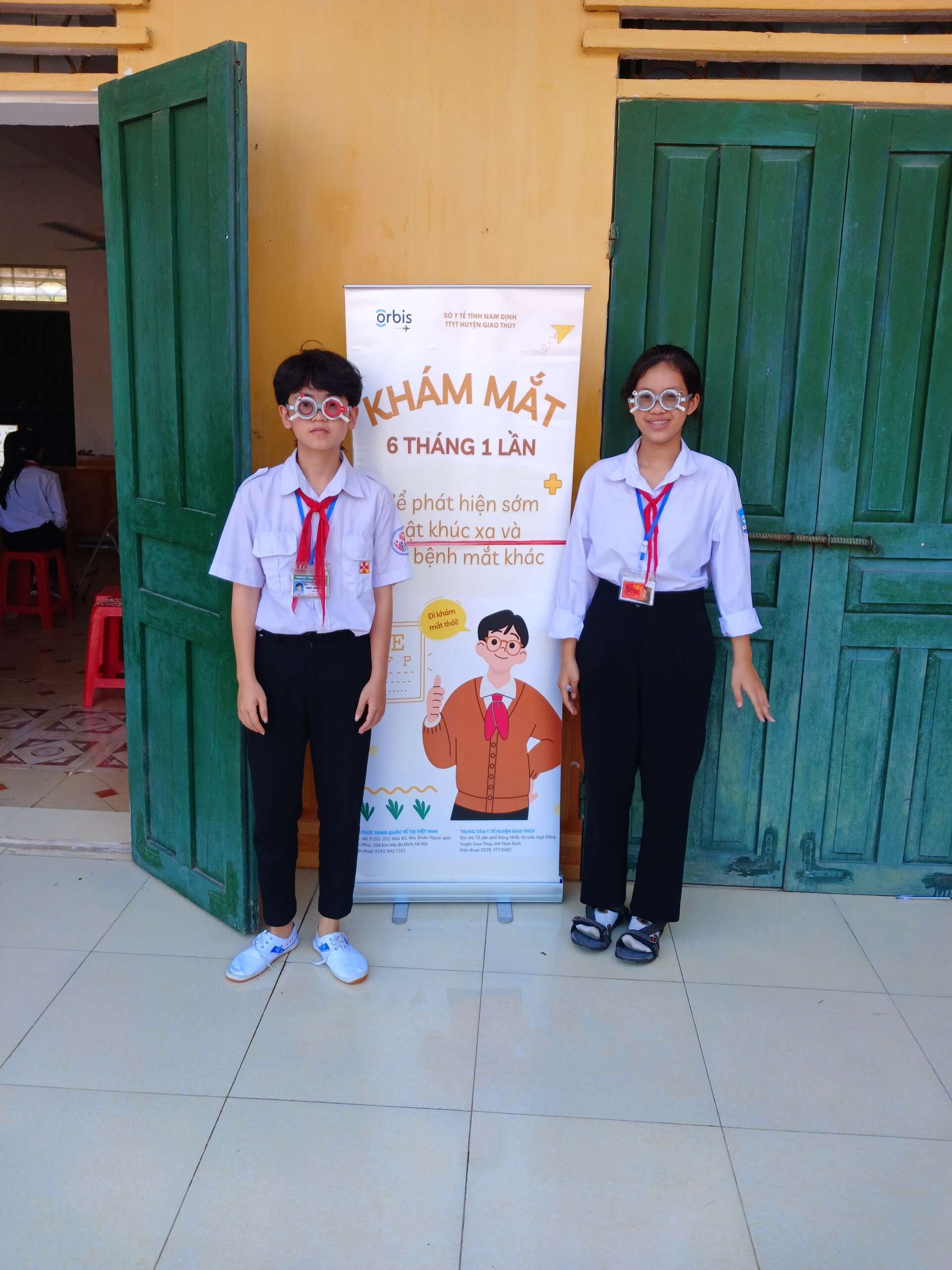 Đoàn khám mắt của Sở y tế Nam Định kết hợp với Phòng y tế huyện Giao Thủy đã về khám mắt cho CBGVNV và học sinh nhà trường trong 2 ngày 30 và 31 tháng 10 năm 2023