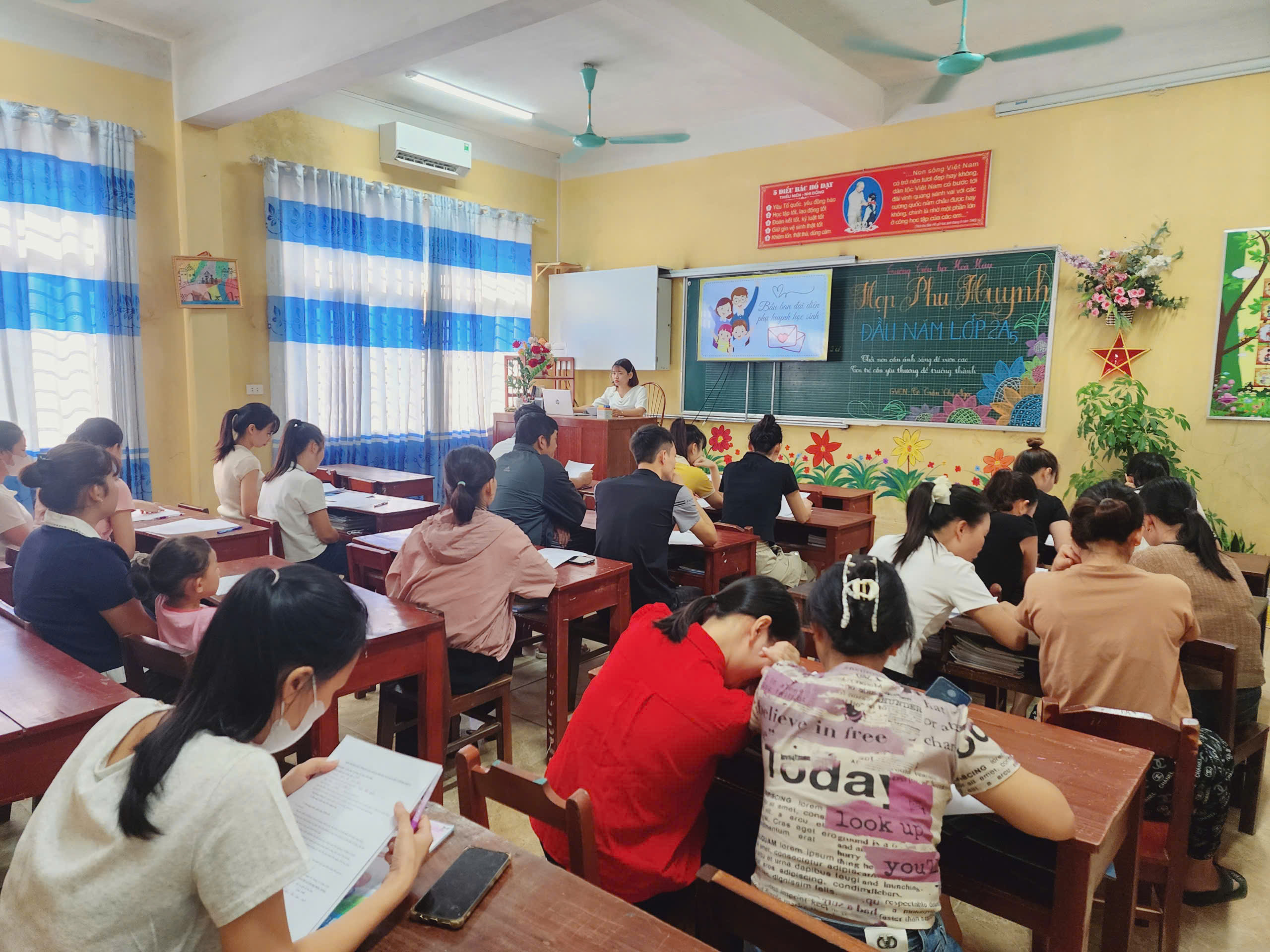 TỔ CHỨC HỘI NGHỊ BAN ĐẠI DIỆN CHA MẸ HỌC SINH VÀ HỌP CHA MẸ HỌC SINH ĐẦU NĂM HỌC 2026-2027