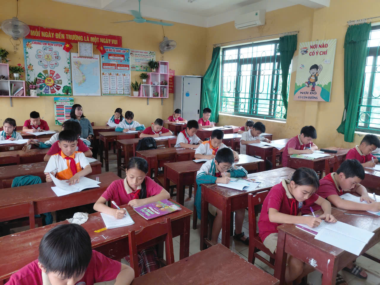 DẠY HỌC MÔN TIN HỌC CHO HỌC SINH NĂM HỌC 2025-2026