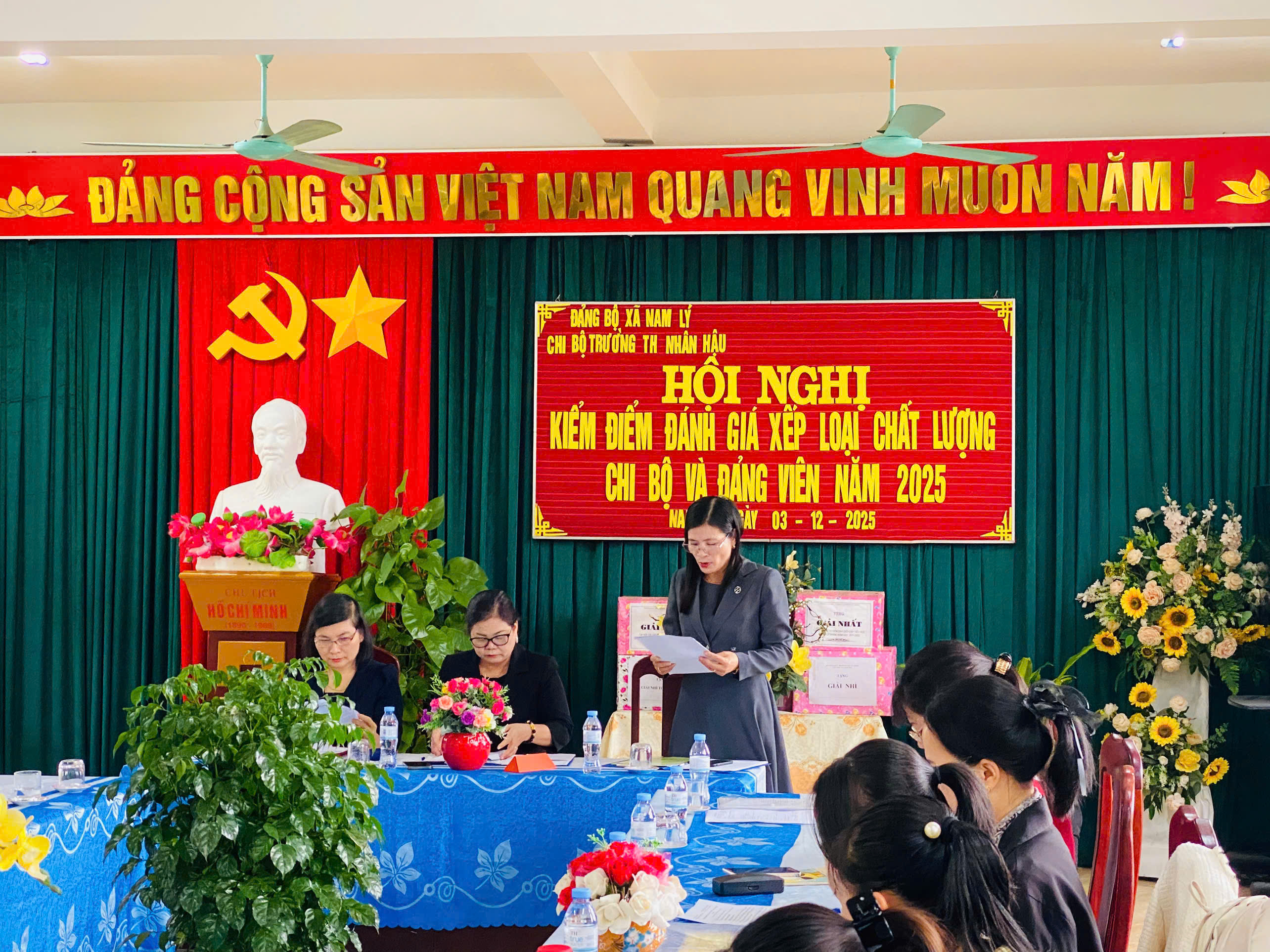 TỔ CHỨC HỘI NGHỊ KIỂM ĐIỂM, ĐÁNH GIÁ XẾP LOẠI CHẤT LƯỢNG CHI BỘ VÀ ĐẢNG VIÊN NĂM 2025