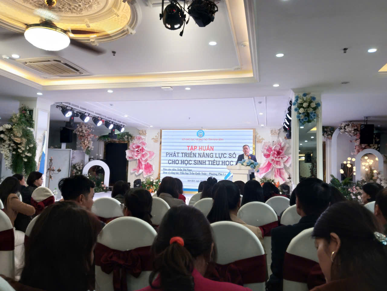 THAM GIA LỚP TẬP HUẤN PHÁT TRIỂN NĂNG LỰC SỐ CHO HỌC SINH TIỂU HỌC, NĂM HỌC 2025-2026