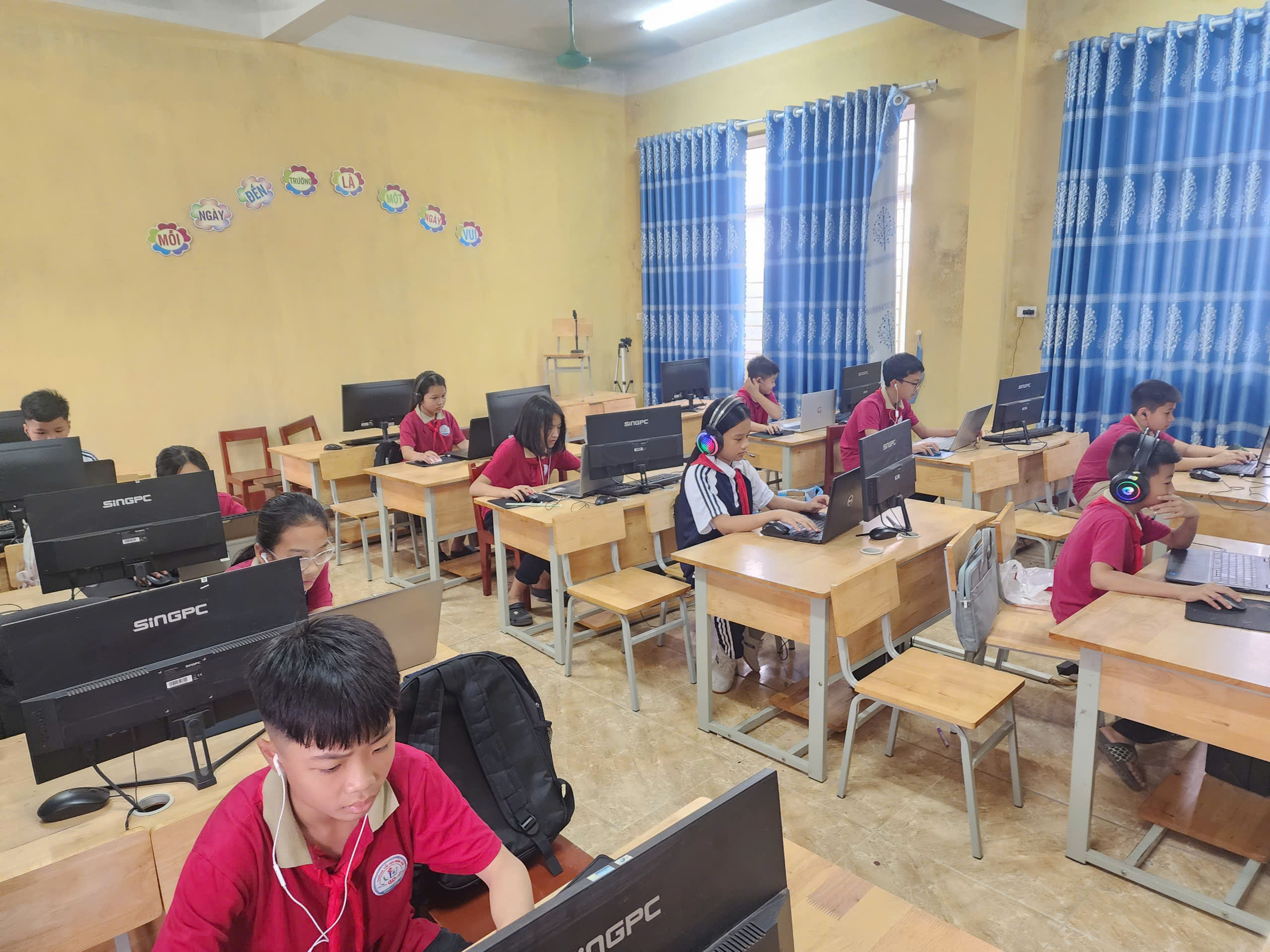 HỌC SINH TRƯỜNG TIỂU HỌC HOÀ HẬU THAM GIA THI IOE CẤP QUỐC GIA NĂM HỌC 2025-2026