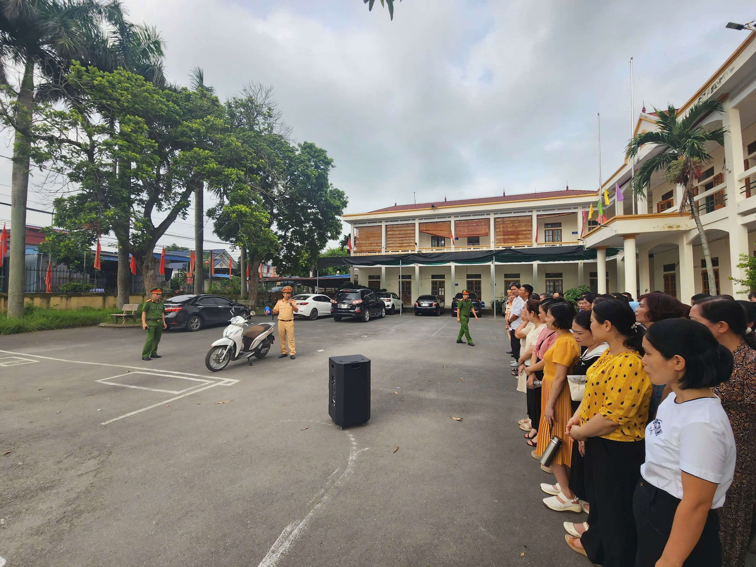 ẢNH THAM GIA TẬP HUẤN KỸ NĂNG THAM GIA GIAO THÔNG AN TOÀN, NĂM HỌC 2026-2027