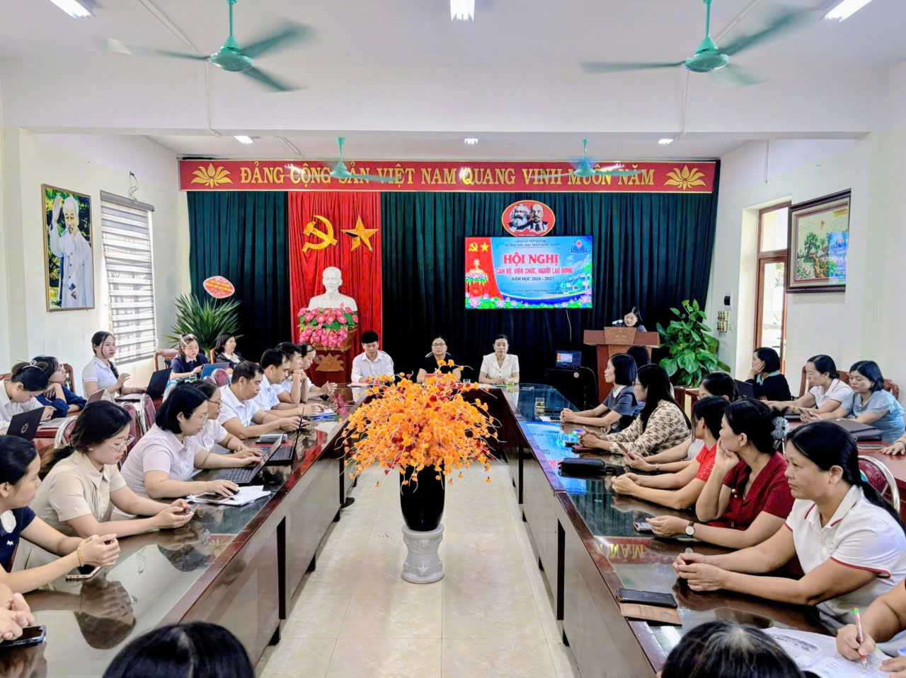TRƯỜNG TIỂU HỌC TRẦN QUỐC TOẢN TỔ CHỨC THÀNH CÔNG HỘI NGHỊ CÁN BỘ, VIÊN CHỨC, NGƯỜI LAO ĐỘNG NĂM HỌC 2026 – 2027