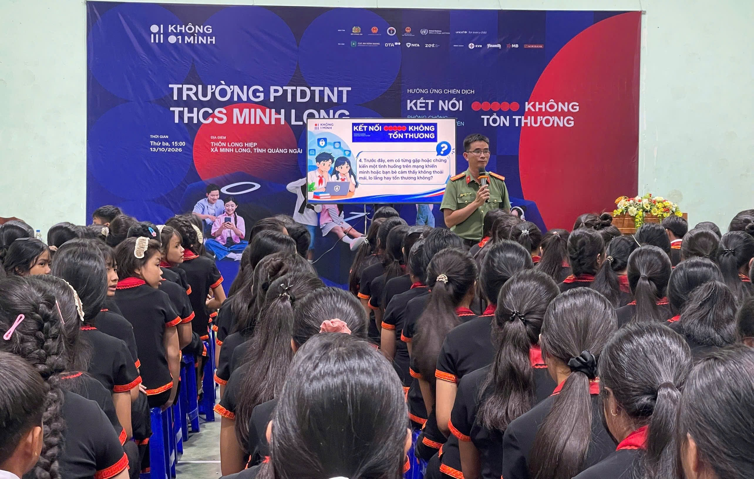 Trường PTDTNT THCS Minh Long tiên phong triển khai Chiến dịch “Không Một Mình 2026 – Phòng, chống xâm hại trực tuyến”