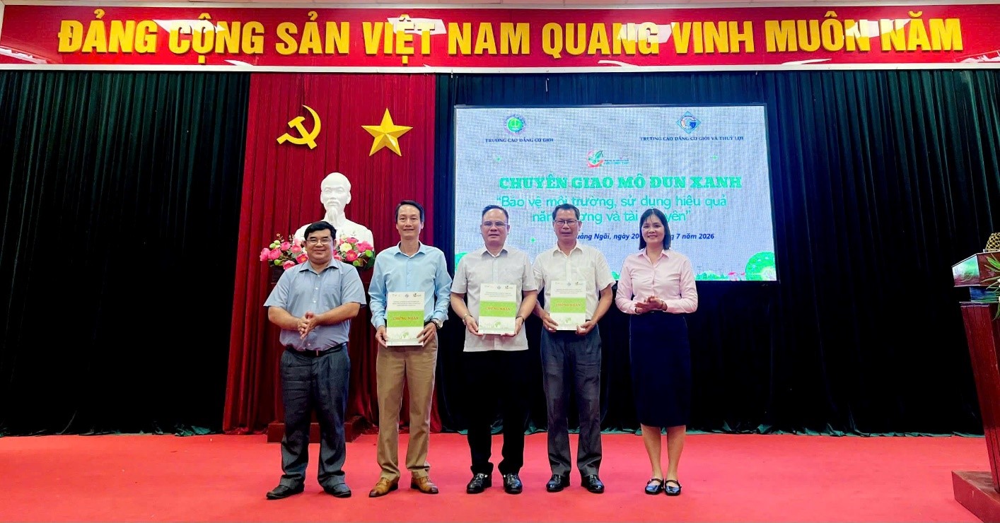 Khóa tập huấn chuyển giao mô đun "Bảo vệ môi trường, sử dụng hiệu quả năng lượng và tài nguyên"